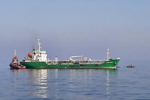 توقیف یک فروند شناور حامل سوخت قاچاق در آب های خلیج فارس