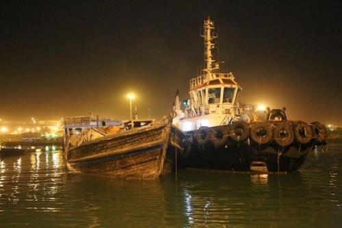 چهار فروند لنج صیادی در بندرگاه سیریک طعمه حریق شد