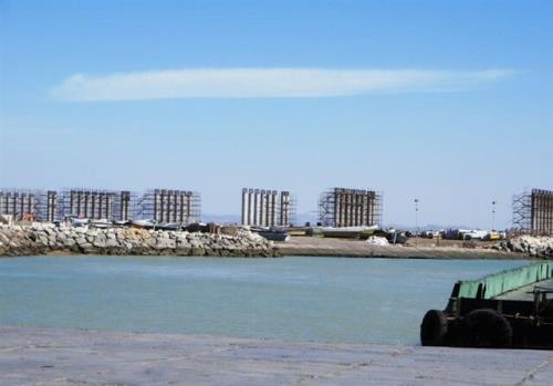 تکمیل پل خلیج فارس مورد تاکید رئیس جمهور است