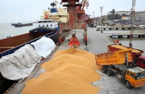 تخلیه و بارگیری بیشتر از 54 میلیون تن کالا در بندر شهید رجایی