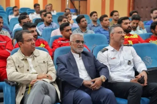 شروع به کار نیروهای تازه نفس در آتش نشانی بندرعباس