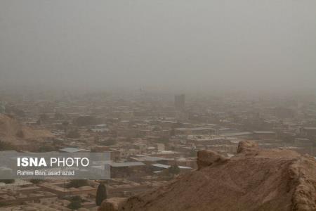 وزش بادهای شدید همراه با گردوخاك هرمزگان را فرا گرفت